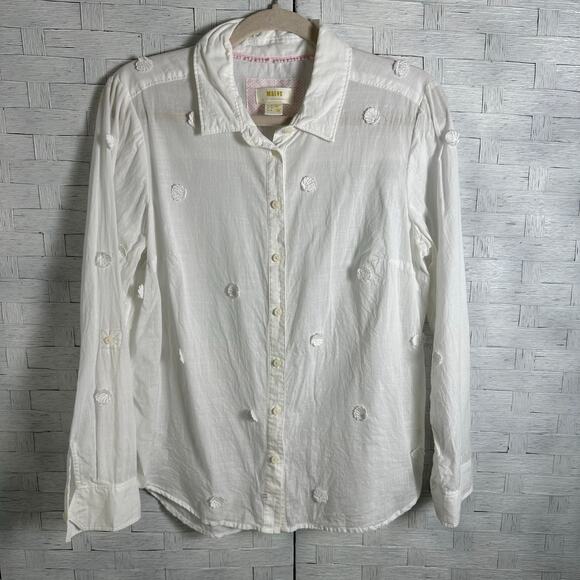 Maeve women’s classic button-down shirt, white embroidered seashells, coastal - Picture 1 of 12